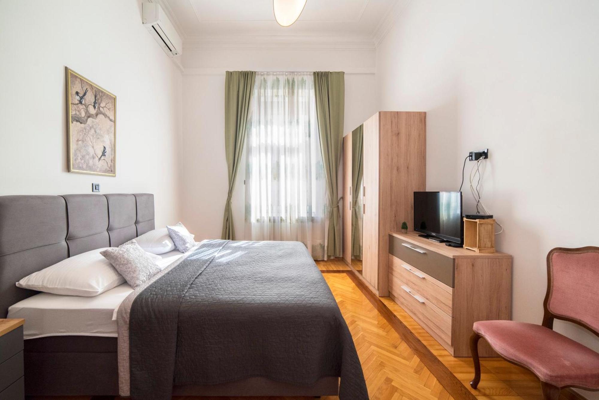 Golden Star Apartment ซาเกร็บ ภายนอก รูปภาพ