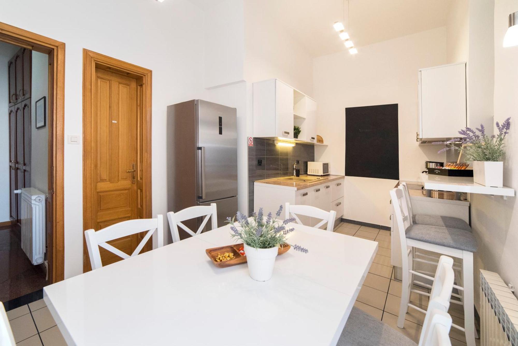 Golden Star Apartment ซาเกร็บ ภายนอก รูปภาพ